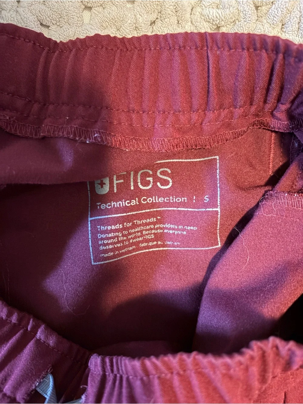 Figs Men's Maroon Jogger Sweatpants with Gray Drawstring